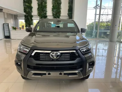 2022 RHD Toyota Hilux double cab ( Pickup ) Rocco 2.8 automatic 4x4 (No.560458)