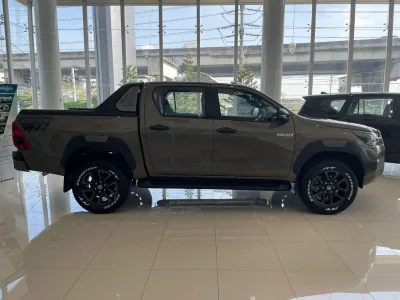 2022 RHD Toyota Hilux double cab ( Pickup ) Rocco 2.8 automatic 4x4 (No.560458)