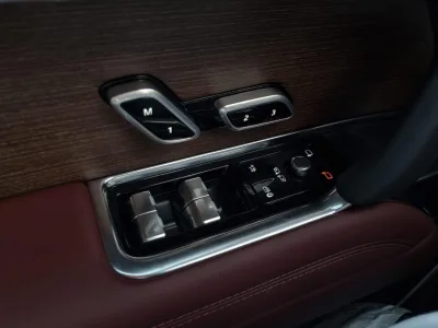 2025 Land Rover Range Rover Autobiography (No.680557)