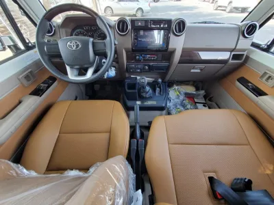 2022 Toyota Land Cruiser 70th Anniversary LX (No.680541)
