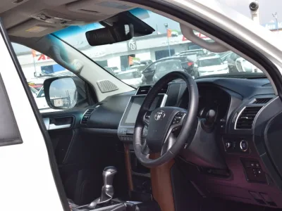 2022 Toyota Prado Petrol full option White (No.830782)