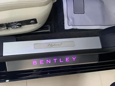 2025 Bently Flying Spur Hybrid Luxury sedan(No.940804)