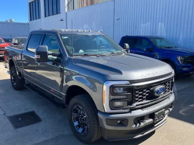 2025 Ford F350 Lariat LHD Pickup (No.960863)