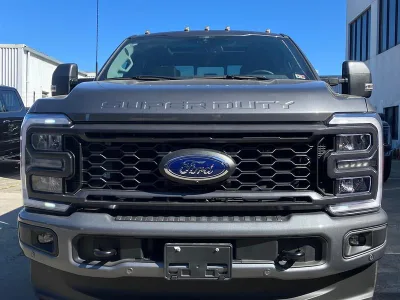 2025 Ford F350 Lariat LHD Pickup (No.960863)