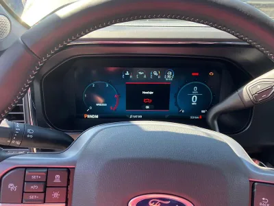 2025 Ford F350 Lariat LHD Pickup (No.960863)