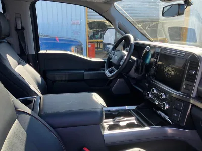 2025 Ford F350 Lariat LHD Pickup (No.960863)