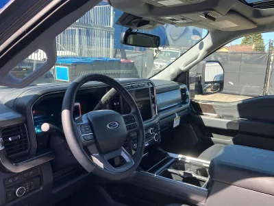 2025 Ford F350 Lariat LHD Pickup (No.960863)