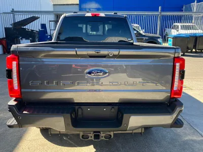 2025 Ford F350 Lariat LHD Pickup (No.960863)