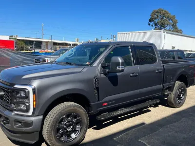 2025 Ford F350 Lariat LHD Pickup (No.960863)