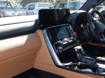 2025 LEXUS LX500D SPORTS LUXURY SUV (No.J0858)