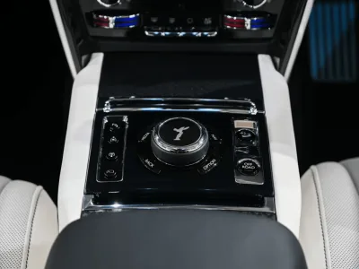 2025 ROLLS-ROYCE BLACK BADGE CULLINAN (No.109906)