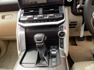 2025 TOYOTA LAND CRUISER 300 7SEATER 3.5 ZX 4WD With Modelista body kit(No.960825)