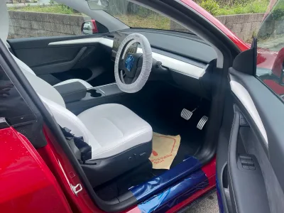2023 Tesla Model Y (No-J0701)