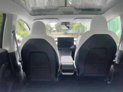 2023 Tesla Model Y (No-J0701)