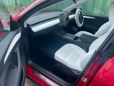2023 Tesla Model Y (No-J0701)