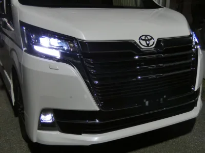 2025 Toyota Granace 2.8 Premium Diesel Turbo (No.960784)