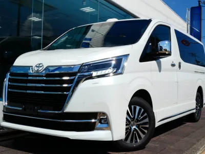 2025 Toyota Granace 2.8 Premium Diesel Turbo (No.960784)