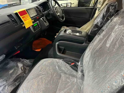 2025 Toyota Hiace Commuter Diesel Turbo 10 seater (No.960931)