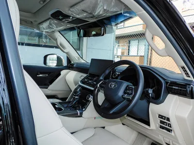 2023 Toyota Land Cruiser 300 3.5 ZX 4WD With WALD Full Aero | Rear Entertainment | JBL Sound System (No.961028)