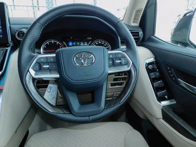 2023 Toyota Land Cruiser 300 3.5 ZX 4WD With WALD Full Aero | Rear Entertainment | JBL Sound System (No.961028)