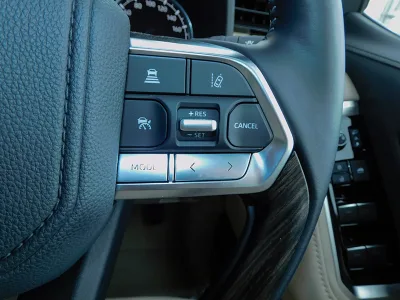 2023 Toyota Land Cruiser 300 3.5 ZX 4WD With WALD Full Aero | Rear Entertainment | JBL Sound System (No.961028)
