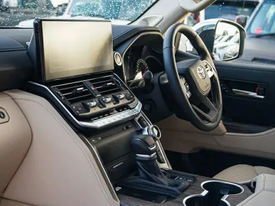 2025 Toyota Landcruiser Sahara 7 Seater (No.480786)