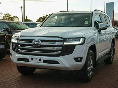 2025 Toyota Landcruiser Sahara 7 Seater (No.480786)
