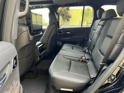 2025 Toyota LandCruiser LC300 Sahara (No.J0512)