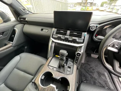 2025 Toyota LandCruiser LC300 Sahara (No.J0512)