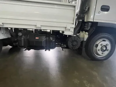 2025 Isuzu NHR87 Flat Body Truck (No.J09055)