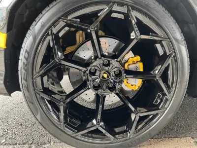 2025 Lamborghini Urus Performante: Unmatched Luxury and Performance SUV (No.960969)