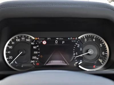 2025 Land Rover Defender 90 SE 2.0 AWD – The Ultimate Off-Road Legend!