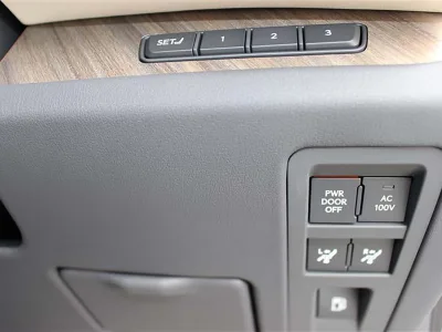 2025 Lexus LM 500h EXECUTIVE AWD (No.620975)