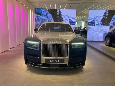 2025 Rolls-Royce Sapphire with Silver Super Luxury SUV (No.J0973)