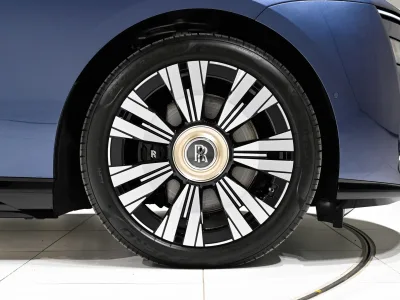 2025 Rolls-Royce Spectre