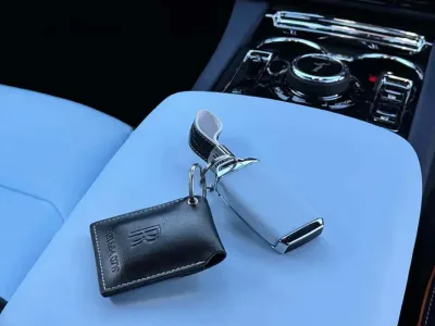 2025 Rolls-Royce Spectre: The Epitome of Luxury and Innovation (No.960966)