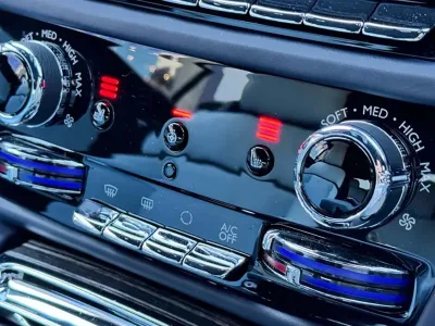 2025 Rolls-Royce Spectre: The Epitome of Luxury and Innovation (No.960966)