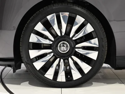 2025 Rolls-Royce Spectre - The Pinnacle of Luxury (No.550992)