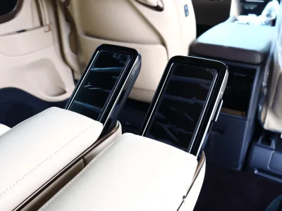 2025 Toyota Alphard Hybrid 2.5 Executive Lounge E-Four 4WD: Unmatched Luxury and Performance (No.960970)