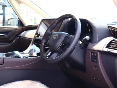 2025 Toyota Alphard Hybrid 2.5 Executive Lounge E-Four 4WD: Unmatched Luxury and Performance (No.960970)