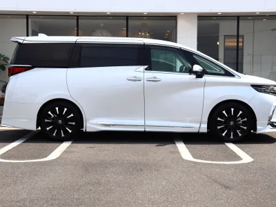 2025 Toyota Alphard Hybrid 2.5 Executive Lounge E-Four 4WD: Unmatched Luxury and Performance (No.960970)