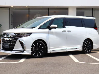 2025 Toyota Alphard Hybrid 2.5 Executive Lounge E-Four 4WD: Unmatched Luxury and Performance (No.960970)