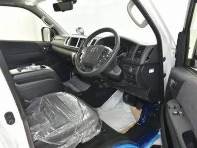 2025 Toyota Hiace Wide GL - The Perfect Blend of Comfort & Utility (No.961034)