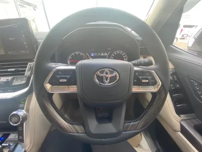 2025 Toyota Land Cruiser 300 3.5 ZX 4WD (No.J01031)