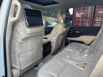 2025 Toyota Land Cruiser 300 ZX – Ultimate Luxury & Performance (No.J1038)