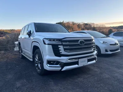 2025 Toyota Land Cruiser 300 ZX – Ultimate Luxury & Performance (No.J1038)