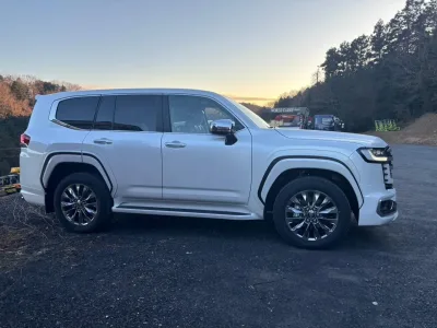 2025 Toyota Land Cruiser 300 ZX – Ultimate Luxury & Performance (No.J1038)