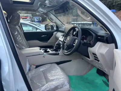 2025 Toyota Land Cruiser 300 ZX – Ultimate Luxury & Performance (No.J1038)