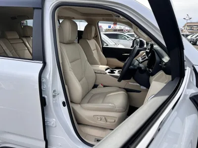 2025 Toyota Land Cruiser LC300 ZX (J01049)