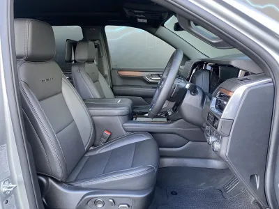 2025 GMC YUKON DENALI 6.2L V8